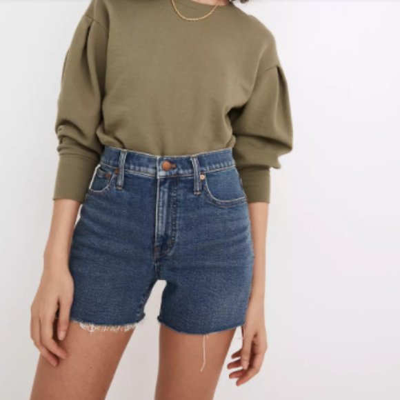 Madewell High-Rise Denim Shorts in Auckland Wash - Picture 2 of 9